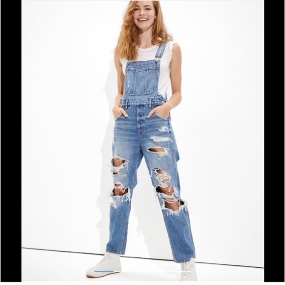 American Eagle Outfitters Denim - American Eagle 90’s Boyfriend Distressed Denim Overalls
